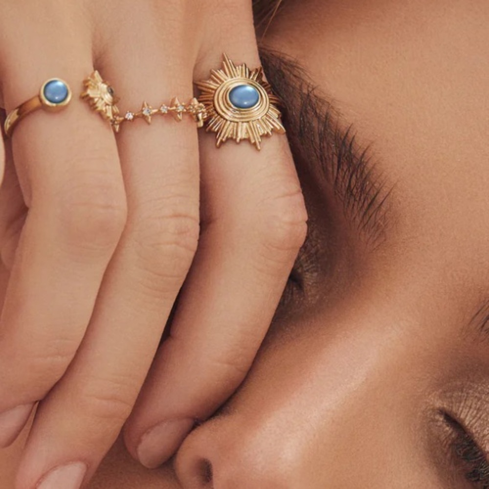 Elizabeth Stone Supernova Blue mother of pearl and gold plated ring
